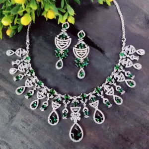 Emerald Green Royal Necklace with Earrings