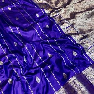 Blue And Gold-Toned Woven Design Banarasi Silk Blend Saree