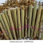 Natural Palm Leaf Muram Round Pooja Decor Thattu, 35.5 cm, Pack of 1